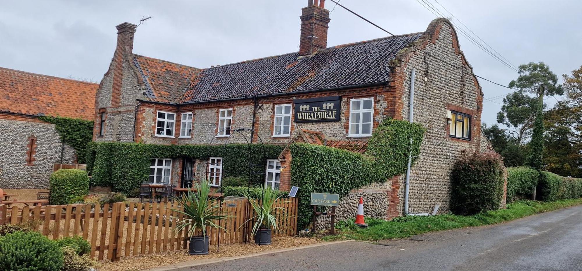 The Wheatsheaf West Beckham Bed & Breakfast Norwich Exterior foto