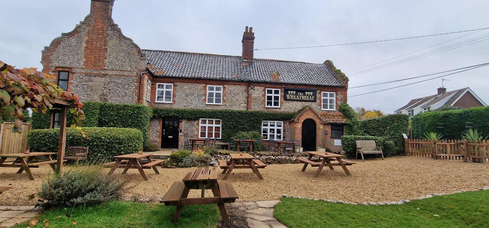 The Wheatsheaf West Beckham Bed & Breakfast Norwich Exterior foto