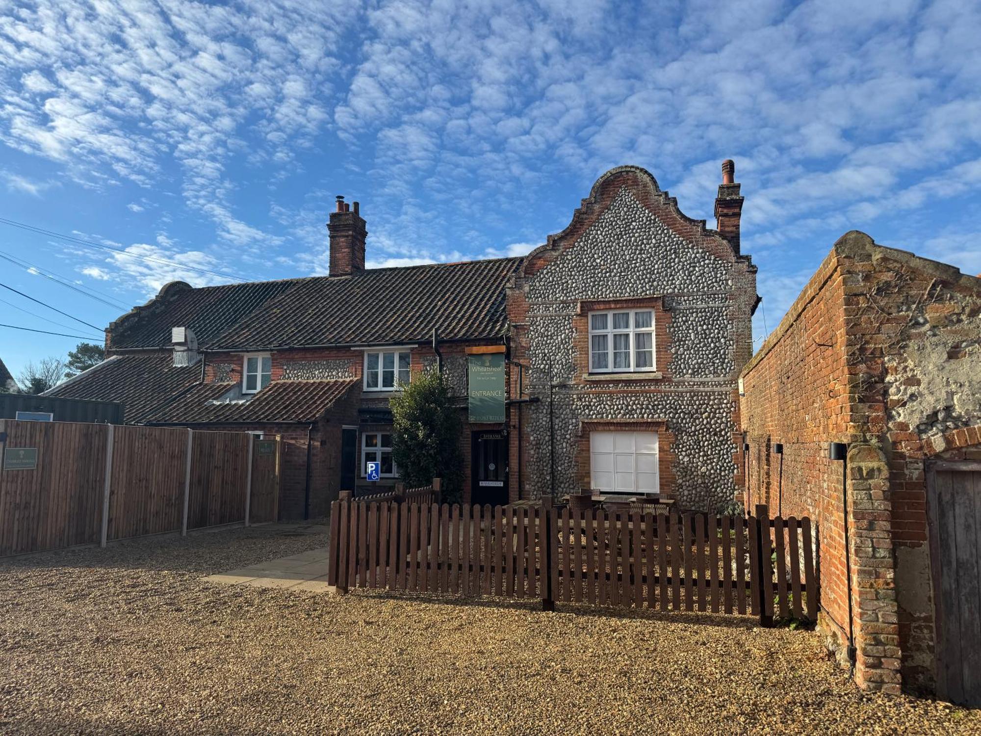 The Wheatsheaf West Beckham Bed & Breakfast Norwich Exterior foto